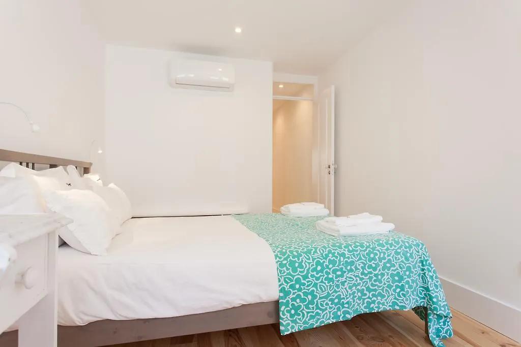 Flh Alfama Bright Apartment-1