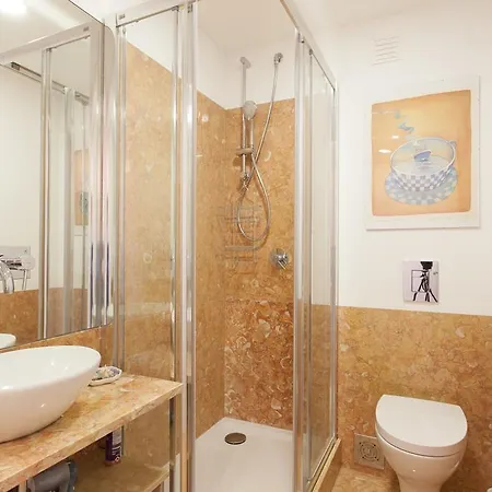 Flh Alfama Bright Apartment-3